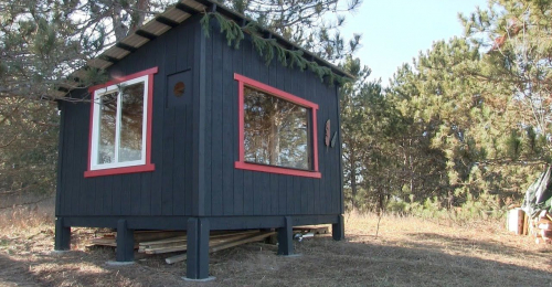 Simple Off Grid Cabin That Anyone Can Build & Afford