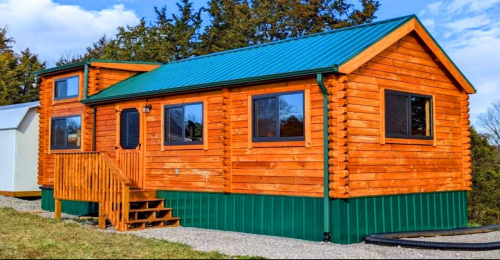 Gorgeous Charming Brand New Log Cabin on Wheels!