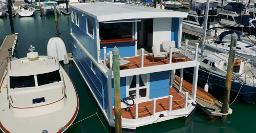 A Dream Life On The Water In An Amazing House Boat