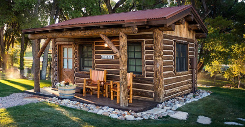 Take A Glimpse Inside This Lovely Log Cabin