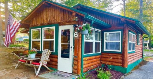 People Are in Love With This Welcoming Cabin in Gaylord, Michigan